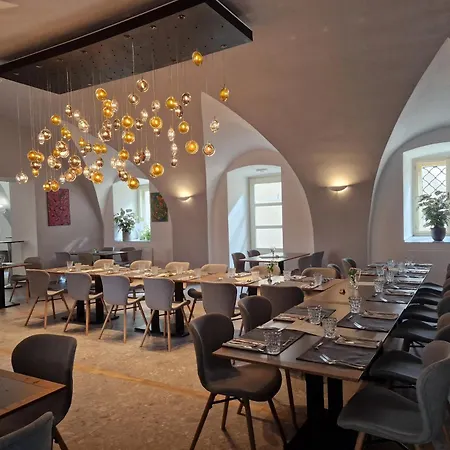 Hotell Zamek Světlá nad Sázavou